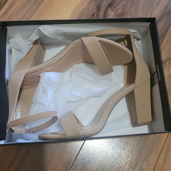 Windsor tan block heels - Picture 5 of 7